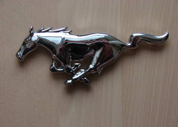 Emblemat ford mustang