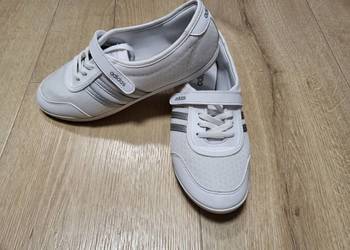 Białe, niskie sneakersy, adidasy, trampki, baleriny, Adidas DIONA W, rozm.