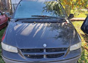 Chrysler voyager 2.4 benzyna wszystkie części.