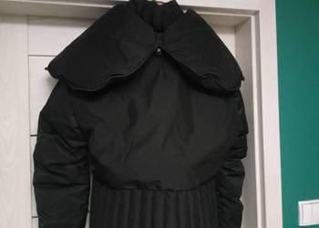 Czarna kurtka puchowa damska z paskiem i kapturem M - Puffer cropped plis