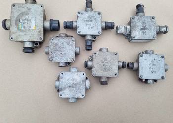 Stare aluminiowe puszki elektryczne (7 sztuk)