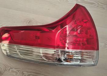 Toyota Sienna 2011-2014 lampa tył LEWA karoseryjna uszkodzon