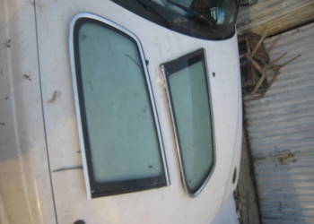 Szyba karoseryjna błotnika prawa lub lewa Volkswagen Passat B6 kombi 05