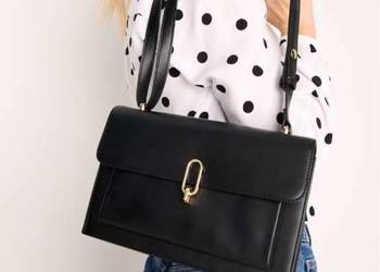 czarna torebka torba sinsay kopertowka listonoszka