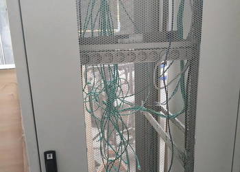 Szafa serwerowa wym. 80 cm x 200 cm x 100 cm, rack 19