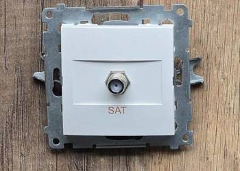 Kontakt Simon 54 Gniazdo antenowe typu „F” pojedyncze, biały DASF1.01/11