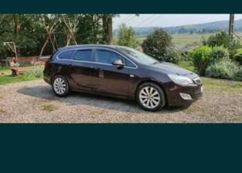 Opel Astra 2012.