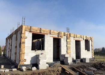 Dojazdów - stan surowy zamkniety