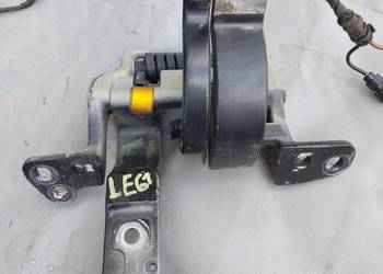 BMW 5 E61 przedlift Zawias lewy siłownik sprężyna klapy bagażnika 7061383