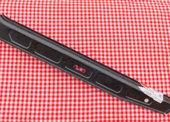 NOWY próg wewnętrzny prawy prawa strona Fiat 126p 126 maluch ORYGINAŁ NOWY próg wewnętrzny prawy prawa strona Fiat 126p 126 maluch ORYGINAŁ