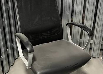 Krzesło biurowe IKEA czarne siatka z podłokietnikami