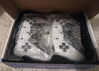 Sprzedam konsole z emulatorem starych gier +25000 games+2 pady.