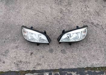 Lampa reflektor przód Opel zafira a