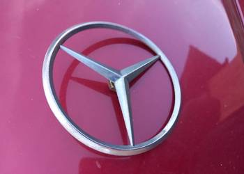 Mercedes W 123  Emblematy  oryg stan bdb