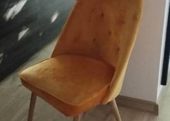 Krzesła muszelki z epoki PRL