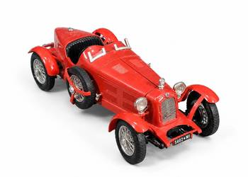 Model Bburago Alfa Romeo 8C 2300 Monza 1:18 Metalowy Klasyk Vintage