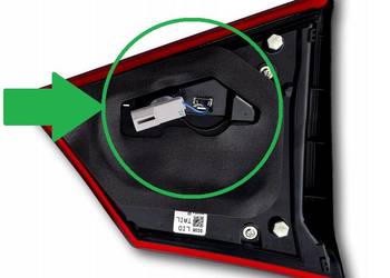 Wtyczka i kostka lampy tylnej LED w klapia Suzuki Vitara III LY Lift