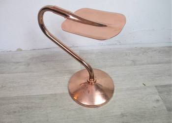 Stołek w kształcie łopaty