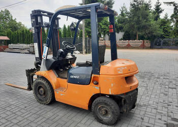 Wózek widłowy TOYOTA Geneo 20 627FDF25 + przedłużki wideł (2 t / 3,3 m)