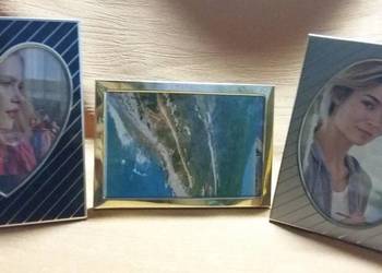Ramka na zdjęcie 13x10cm z osłonką szklaną i podpórką.