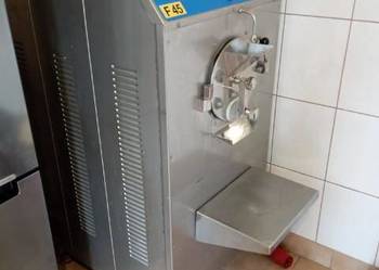 Syndyk sprzeda maszynę do lodów - 80%