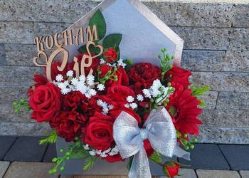 Flower box w kopercie Dzień Kobiet Walentynki