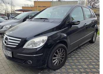 Syndyk sprzeda samochód Mercedes B