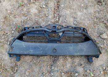 Toyota - Yaris  4 gril-atrapa-kratka  przód od roku 2020