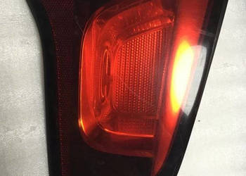 CITROEN C3 LAMPA W KLAPĘ LEWA TYLNA 9685225580