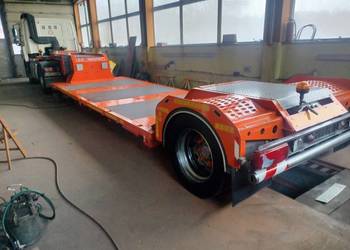 Naczepa niskopodłogowa , specjalna, laweta