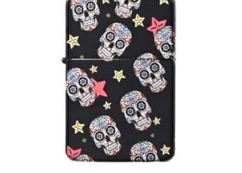 Czarna Zapalniczka Benzynowa z Kolorowymi Czaszkami i Żółtymi Gwiazdkami