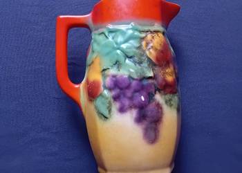 Sprzedam ceramiczny dzbanek z tłoczonymi owocowymi dekoracjami DitmarUrbach