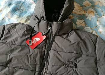 Kurtka zimowa The North Face - ciepła i wygodna, odpinany kaptur, rozmiar S