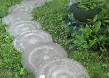 Na ścieżki-pień betonowy duży
