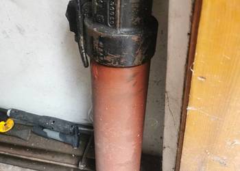 Siłownik hydrsuliczny do podpór ADK-125