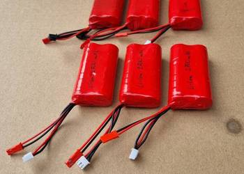 Pakiet pakiety Li-lon 7.4V przeznaczony do modeli rc trx4m jjrc c8809