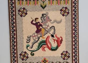 Unikatowy haft krzyżykowy Święty Jerzy i Smok w stylowej oprawie z kutego