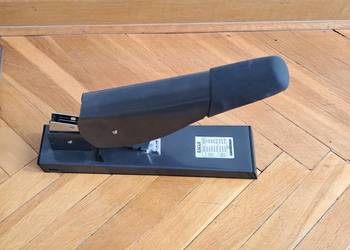 Duży zszywacz biurowy Eagle 8538