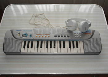 Keyboard dla dzieci Casio SA-45 ze słuchawkami Sony