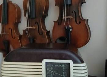 Stare radio lampowe firmy Tesla