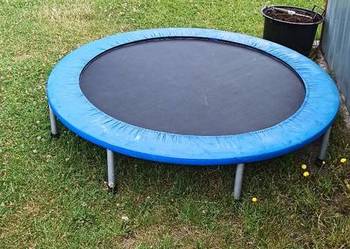 Mała trampolina dla dzieci