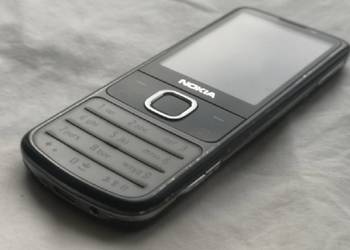 Nokia 6700c-1 bez SimLocka + słuchawki Nokia nowe