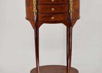 Przedmiotem dzisiejszej licytacji jest niesamowicie piękna komoda ART DECO.