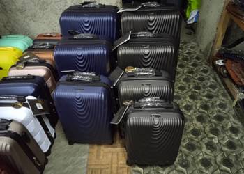 Walizka kabinowa z wings na 4 kołach z abs podróżna