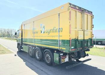 Z wydmuchem z dmucjawa Heitling do paszy do sruty peletu DAF CF