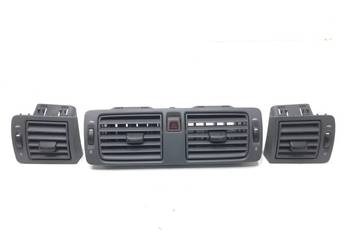 KRATKA NAWIEWU PRZÓD VOLVO V50 Y01102 Kombi 03-12 WENTYLACJI