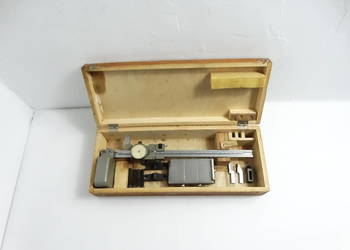 Wysokościomierz traserski czujnikowy 0-250 mm – zestaw w drewnianej kasecie