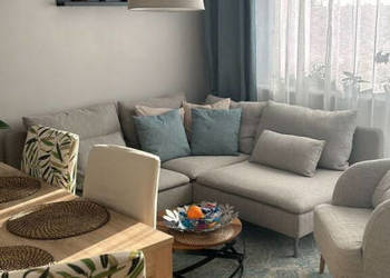 3 pokoje z oddzielną kuchnią i balkonem