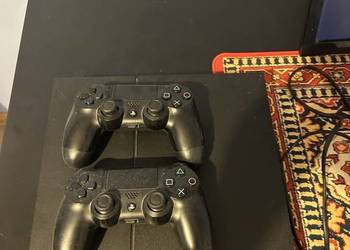 Konsola PlayStation 4
