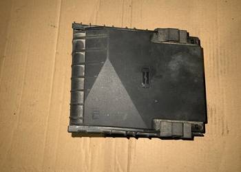 1K0937132F pokrywa skrzynki bezpieczników vw tiguan 5N lift